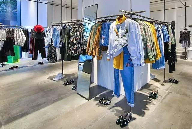 門店夠酷、服裝夠潮,這家中國快時尚公司如何做到年營收20億?